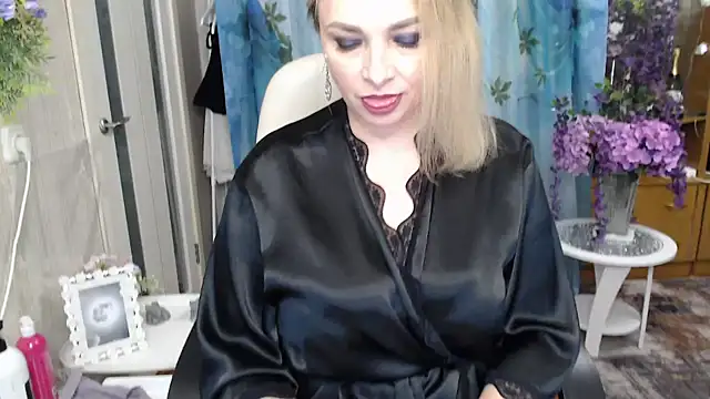 Mika Passion online show from 11-11-25, 10:54