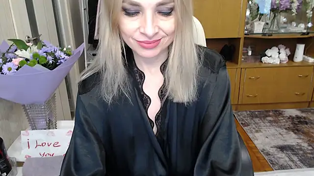 Snapshot of Mika_Passion chatting on 03-10-25, 12:38 Mika Passion online show from 03-10-25, 12:38