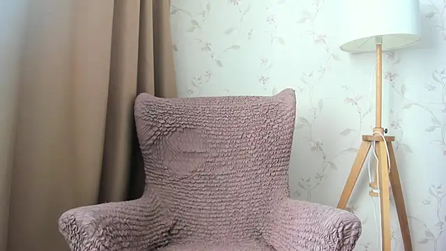 Snapshot of Alexisweet chatting on 07-08-26, 07:20 Alexisweet online show from 07-08-26, 07:20