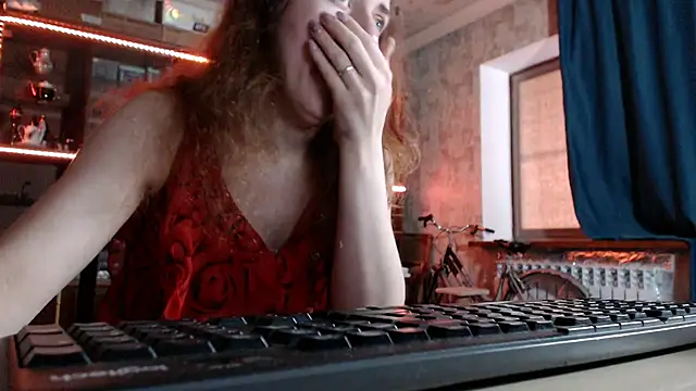 Snapshot of pa1e_pr1ncess chatting on 05-16-26, 04:33 pa1e pr1ncess online show from 05-16-26, 04:33