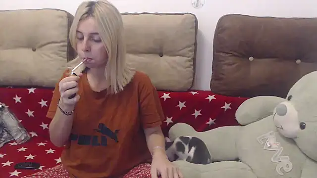 Snapshot of Aliss_Hottie chatting on 09-22-25, 04:07 Aliss Hottie online show from 09-22-25, 04:07