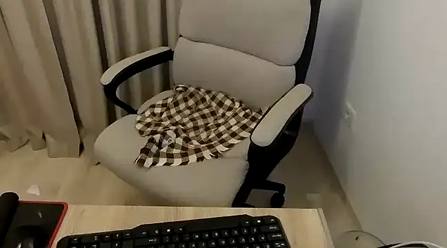 Snapshot of Aliss_Hottie chatting on 02-02-25, 01:55 Aliss Hottie online show from 02-02-25, 01:55