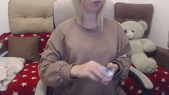 Snapshot of Aliss_Hottie chatting on 10-07-25, 05:03 Aliss Hottie online show from 10-07-25, 05:03