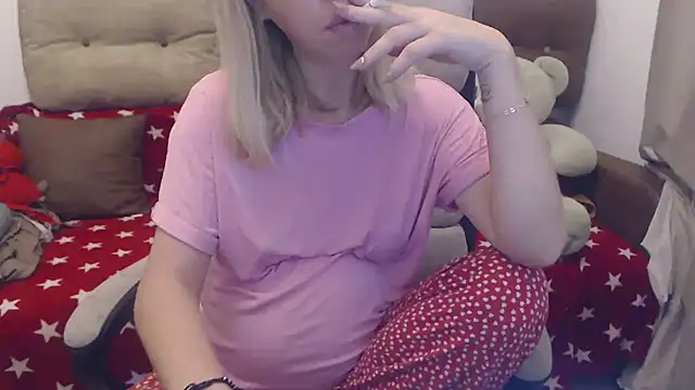 Snapshot of Aliss_Hottie chatting on 10-08-25, 07:54 Aliss Hottie online show from 10-08-25, 07:54