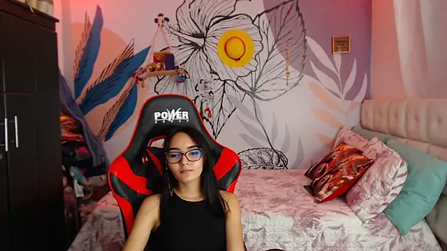 LinzyBaner online show from 01-08-25, 01:11