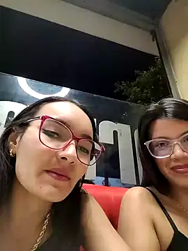 LinzyBaner online show from 10-18-25, 12:12