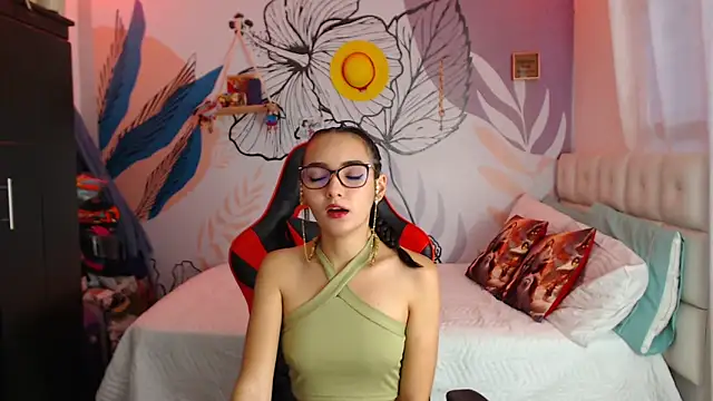 LinzyBaner online show from 12-28-24, 10:34