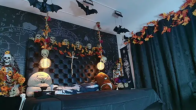 AlexHoe  online show from 10-26-25, 06:41