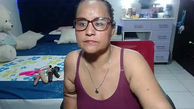 pervert mommy  online show from 04-10-26, 10:33