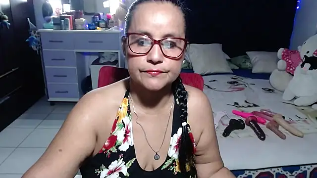 Snapshot of pervert_mommy_ chatting on 06-30-26, 09:42 pervert mommy online show from 06-30-26, 09:42