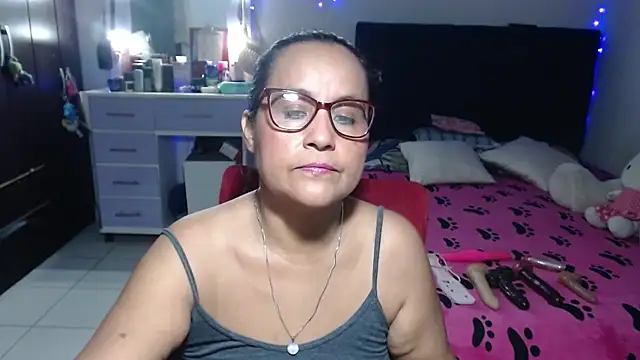 Snapshot of pervert_mommy_ chatting on 07-16-26, 09:50 pervert mommy online show from 07-16-26, 09:50