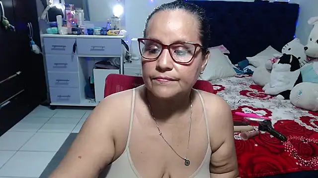 pervert mommy  online show from 05-25-26, 09:41