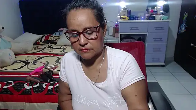 pervert mommy  online show from 05-04-26, 10:40