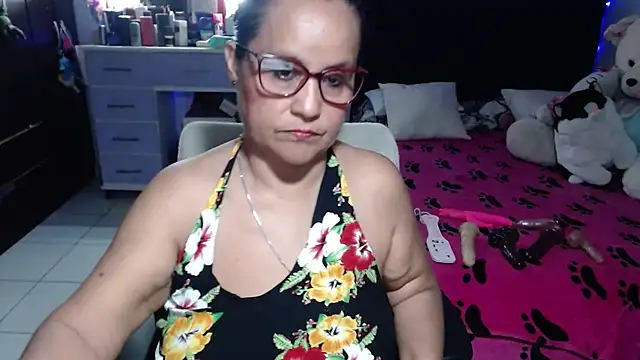 Snapshot of pervert_mommy_ chatting on 07-19-26, 12:02 pervert mommy online show from 07-19-26, 12:02