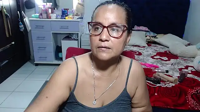 pervert mommy  online show from 06-10-26, 10:49