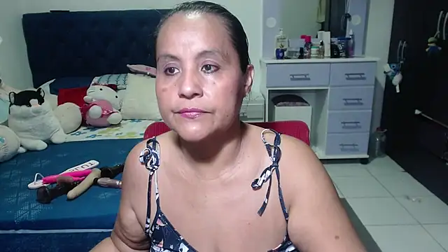 pervert mommy  online show from 12-01-25, 10:49