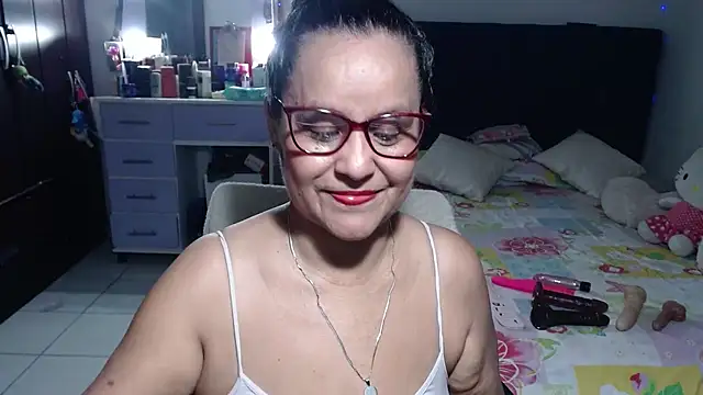Snapshot of pervert_mommy_ chatting on 07-20-26, 09:38 pervert mommy online show from 07-20-26, 09:38