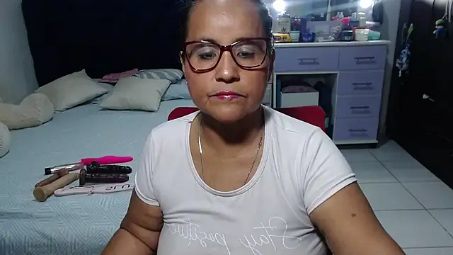 pervert mommy  online show from 05-14-26, 11:51