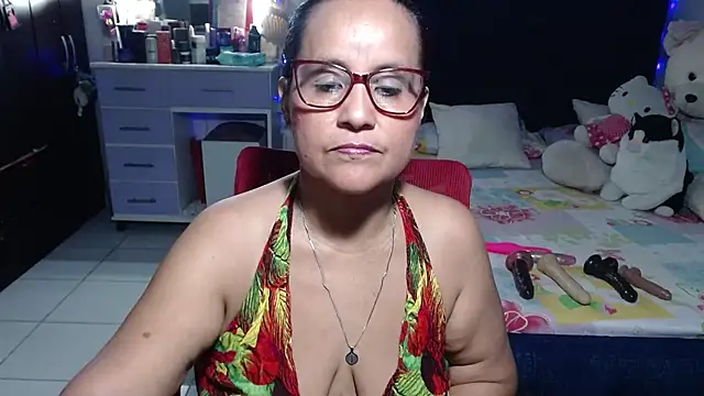 Snapshot of pervert_mommy_ chatting on 07-22-26, 09:33 pervert mommy online show from 07-22-26, 09:33