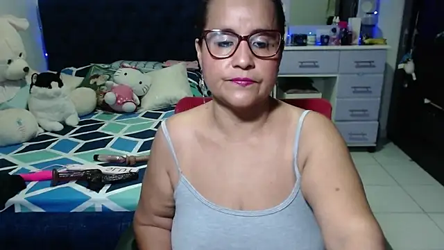 pervert mommy  online show from 12-16-25, 10:08