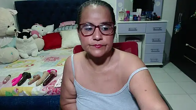 pervert mommy  online show from 11-05-25, 10:40