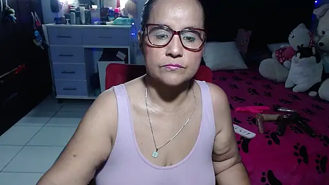 Snapshot of pervert_mommy_ chatting on 07-15-26, 09:27 pervert mommy online show from 07-15-26, 09:27