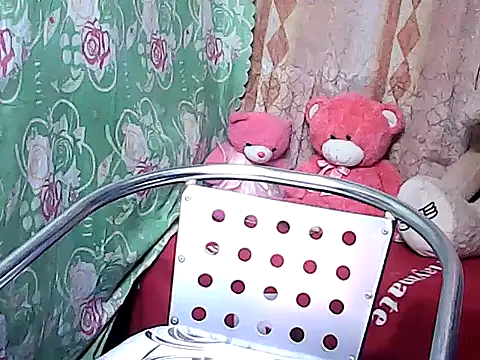 Snapshot of hotwetgran chatting on 07-13-26, 11:42 hotwetgran online show from 07-13-26, 11:42