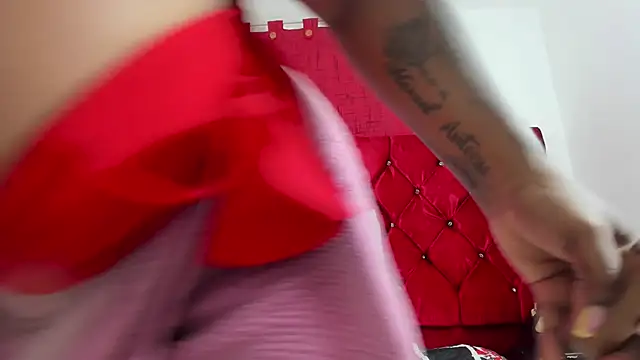 Snapshot of harleyevaans chatting on 02-27-25, 12:01 harleyevaans online show from 02-27-25, 12:01