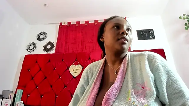 Snapshot of harleyevaans chatting on 10-02-25, 12:30 harleyevaans online show from 10-02-25, 12:30