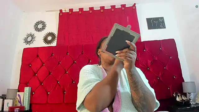 Snapshot of harleyevaans chatting on 03-11-25, 12:06 harleyevaans online show from 03-11-25, 12:06