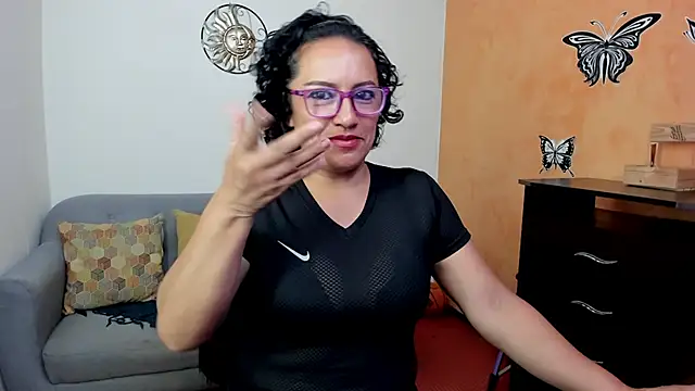Snapshot of scarlet_wet chatting on 05-06-26, 10:25 scarlet wet online show from 05-06-26, 10:25