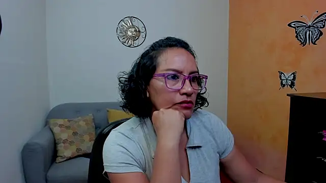 Snapshot of scarlet_wet chatting on 05-20-26, 10:40 scarlet wet online show from 05-20-26, 10:40