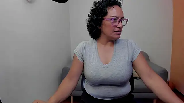 Snapshot of scarlet_wet chatting on 06-03-26, 11:42 scarlet wet online show from 06-03-26, 11:42