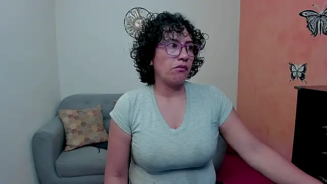 Snapshot of scarlet_wet chatting on 05-16-26, 11:48 scarlet wet online show from 05-16-26, 11:48