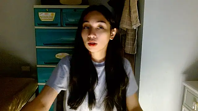Snapshot of SweetLilly_18 chatting on 07-29-26, 03:06 SweetLilly 18 online show from 07-29-26, 03:06