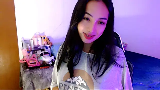 SweetLilly 18 online show from 10-12-25, 02:13