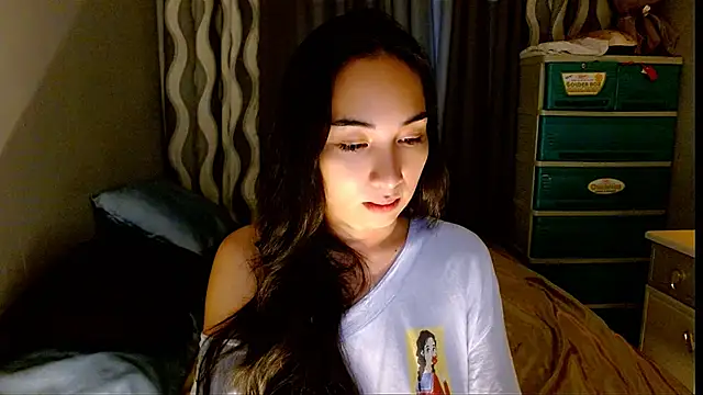 Snapshot of SweetLilly_18 chatting on 06-29-26, 07:04 SweetLilly 18 online show from 06-29-26, 07:04