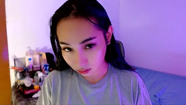 SweetLilly 18 online show from 11-10-25, 03:22