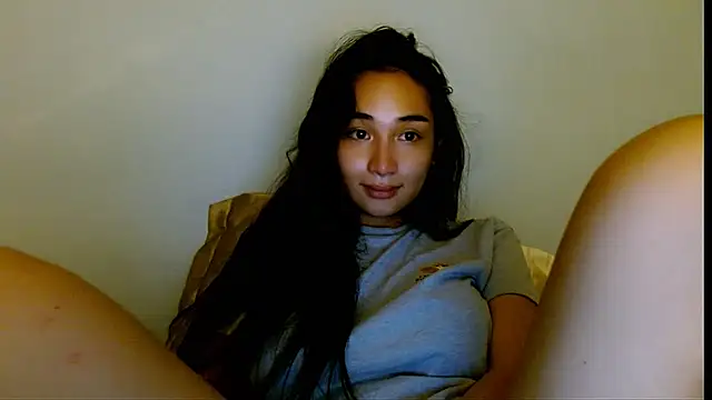 SweetLilly 18 online show from 04-12-26, 02:53