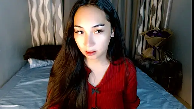 Snapshot of SweetLilly_18 chatting on 05-17-26, 03:06 SweetLilly 18 online show from 05-17-26, 03:06