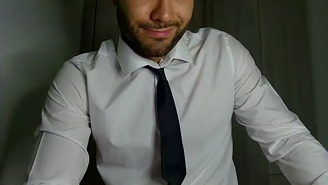 Snapshot of Justynn1 chatting on 05-16-26, 01:26 Justynn1 online show from 05-16-26, 01:26