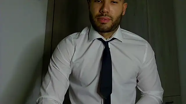 Snapshot of Justynn1 chatting on 05-16-26, 02:10 Justynn1 online show from 05-16-26, 02:10