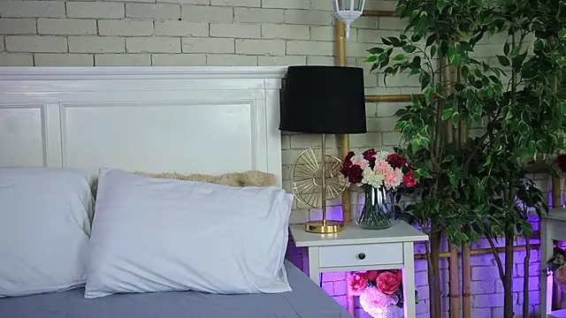 EmillyBronte online show from 03-22-26, 08:21