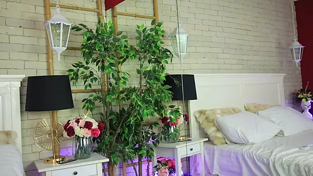 EmillyBronte online show from 03-29-26, 07:37