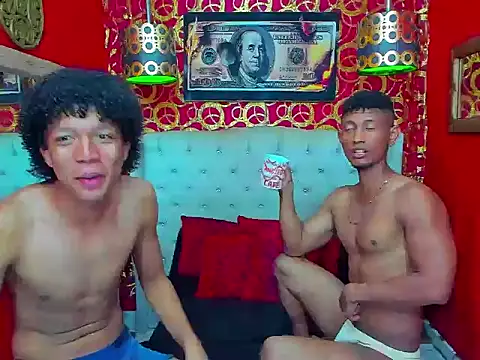 Snapshot of PEINBOYS chatting on 06-01-26, 11:15 PEINBOYS online show from 06-01-26, 11:15