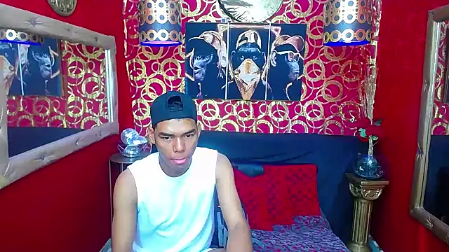 Snapshot of PEINBOYS chatting on 03-20-25, 07:14 PEINBOYS online show from 03-20-25, 07:14