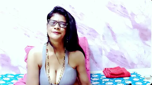IndianAllure online show from 03-18-25, 06:06