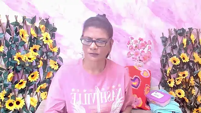 IndianAllure online show from 12-22-25, 05:29