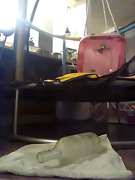 Snapshot of klamper chatting on 10-23-25, 01:26 klamper online show from 10-23-25, 01:26