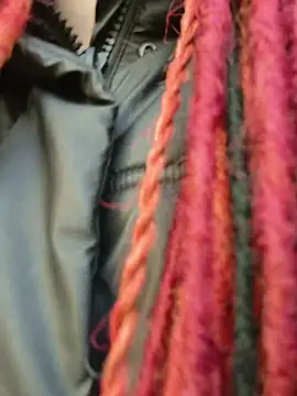 Frost foxy online show from 10-25-25, 01:49